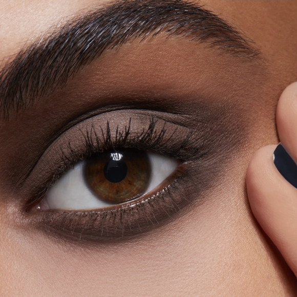 MAC COSMETICS MATTE EYESHADOW IN ESPRESSO. - Picture 7 of 16